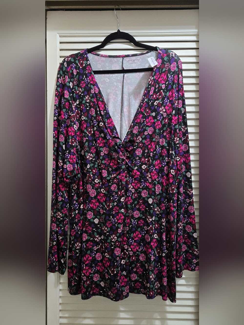 Lane Bryant Floral Twist Front Top NWT Size 30/32